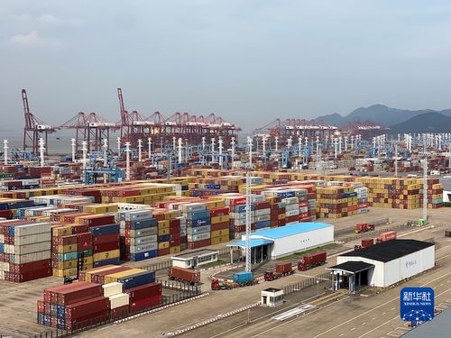 神州答卷二十年驰而不息 浙江向海而兴的实践——从海洋经济后发优势到引领动力，兼论粮油中转仓储的战略支撑